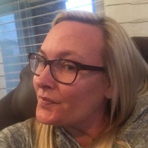 Meet your Posher, Lindsey